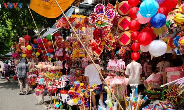 The Rich Tapestry of Hanois Traditional Festivals